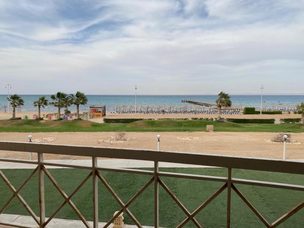 Porto South Beach Royal Sea View Families صف اول بحر مباشر Ain Sukhna Bagian luar foto