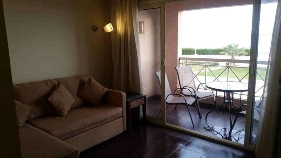 Porto South Beach Royal Sea View Families صف اول بحر مباشر Ain Sukhna Bagian luar foto